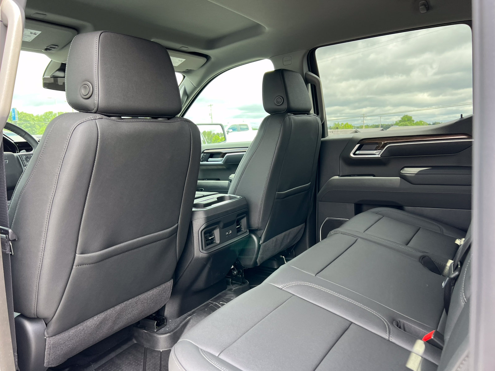 New 2026 Chevrolet Silverado 1500 RST w/ Dark Appearance Package AWD/4WD image 43