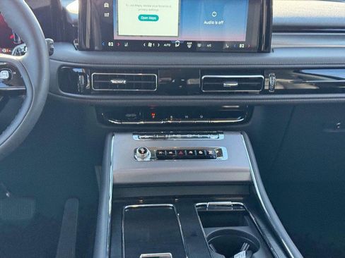 New 2026 Lincoln Aviator AWD image 16
