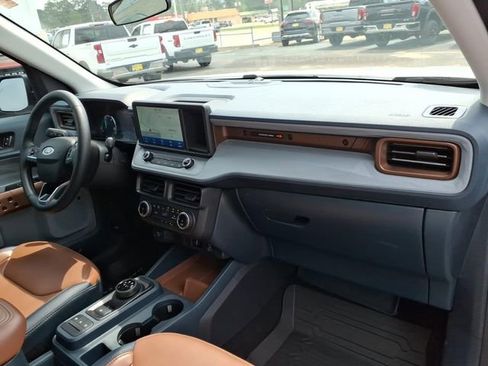 Used 2024 Ford Maverick Lariat image 18