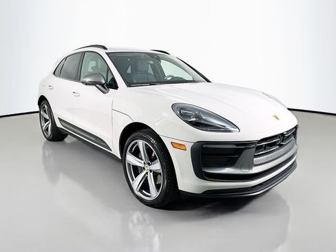 Certified 2023 Porsche Macan AWD/4WD image 7