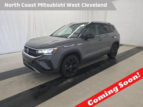 Used 2023 Volkswagen Taos SE w/ Black Wheel Package AWD/4WD image 1