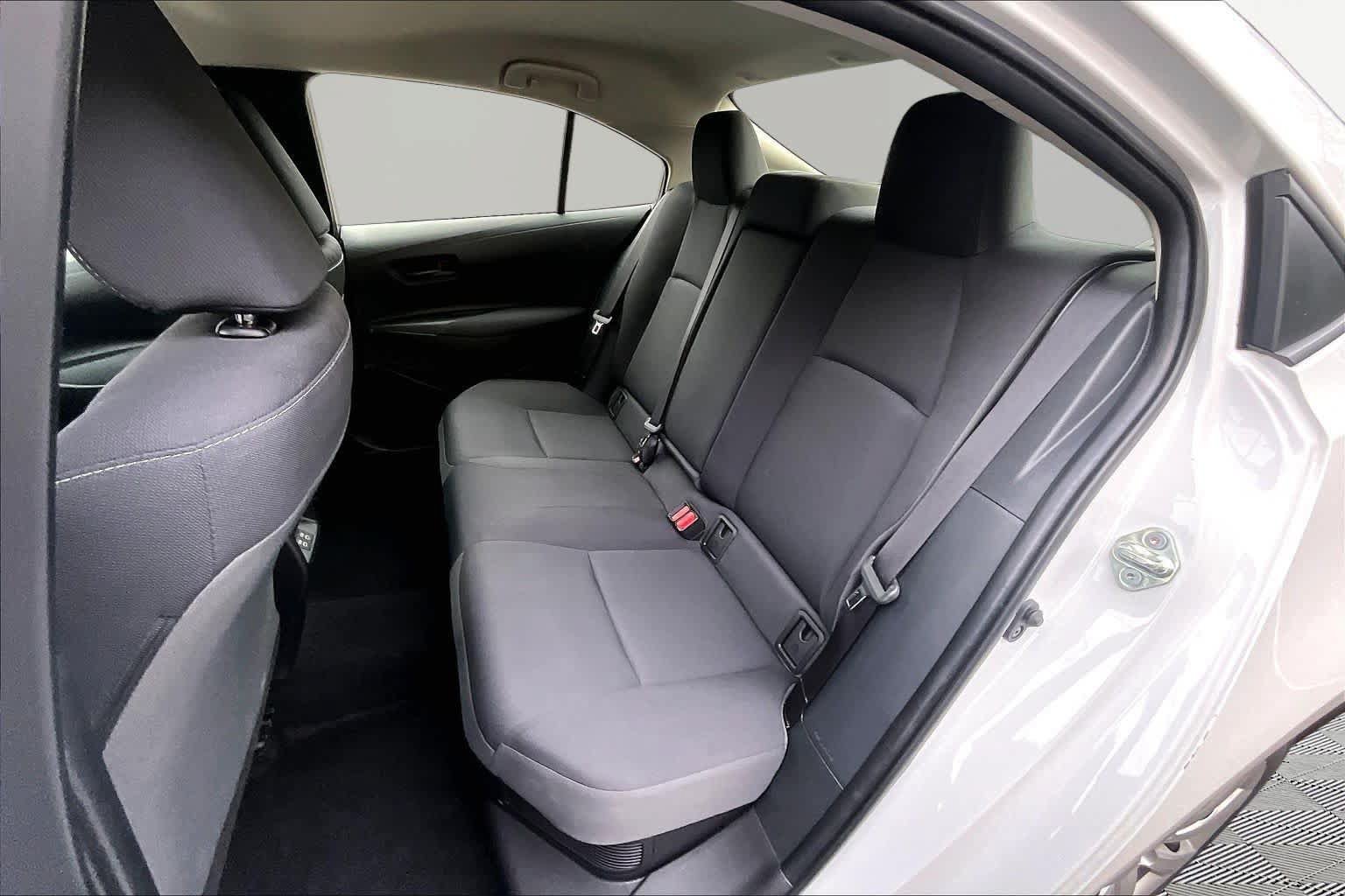 Used 2025 Toyota Corolla LE FWD image 21