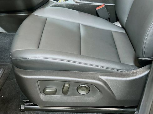 Used 2025 Chevrolet Colorado Trail Boss image 17