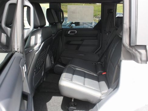 New 2025 Ford Bronco Badlands w/ Sasquatch Package AWD/4WD image 28