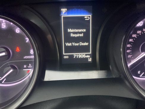 Used 2022 Toyota Camry SE image 11