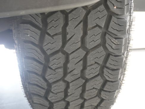 Used 2007 Nissan Frontier LE RWD image 24