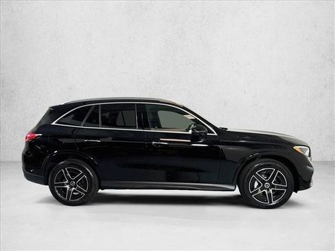 Used 2026 Mercedes-Benz GLC 300 image 4