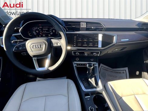 New 2025 Audi Q3 2.0T Premium image 5