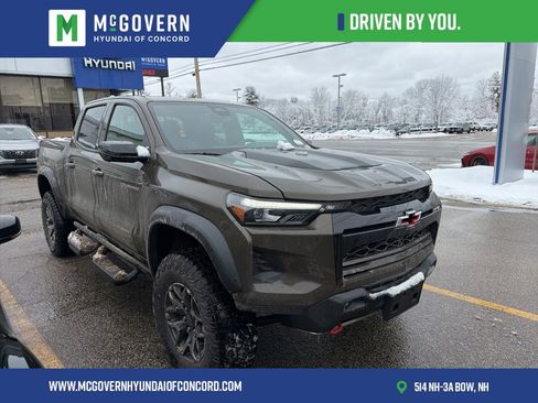 Used 2024 Chevrolet Colorado ZR2 w/ ZR2 Convenience Package III image 5