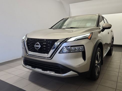 Used 2023 Nissan Rogue Platinum w/ Platinum Premium Package FWD image 2