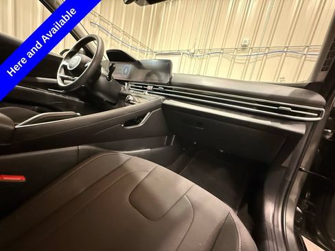 Used 2024 Hyundai Elantra SEL FWD image 19