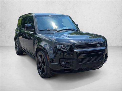 Used 2024 Land Rover Defender 110 X-Dynamic SE AWD/4WD image 3