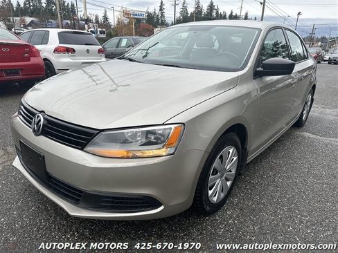 Used 2014 Volkswagen Jetta S image 3
