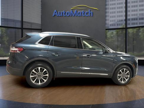 Used 2022 Lincoln Nautilus FWD w/ Premium Package image 12