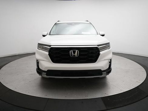 Certified 2025 Honda Pilot Elite image 11