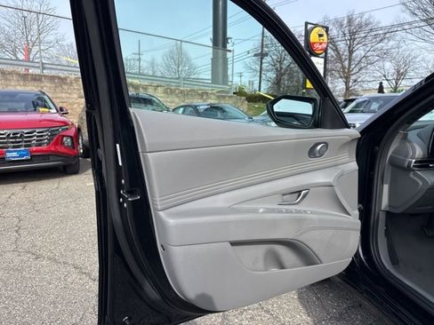 Certified 2023 Hyundai Elantra SEL w/ Convenience Package image 36