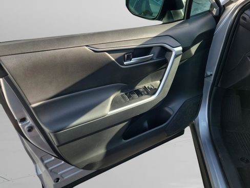 Used 2025 Toyota RAV4 XLE image 12