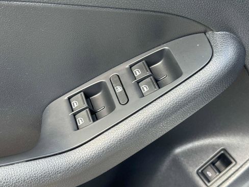 Used 2014 Volkswagen Jetta S image 18