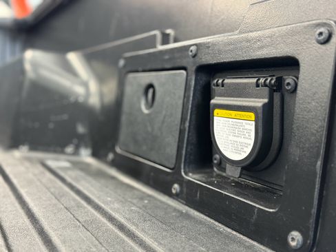 Used 2017 Toyota Tacoma TRD Sport image 34