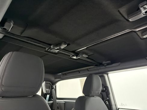 Used 2023 Ford Bronco 2-Door w/ Sasquatch Package image 12