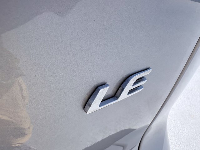 Used 2025 Toyota Corolla Cross LE FWD image 27