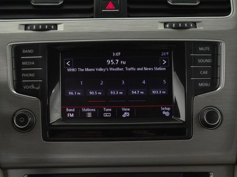 Used 2015 Volkswagen Golf S image 20