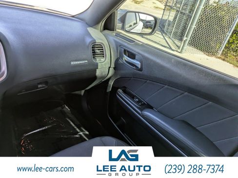 Used 2019 Dodge Charger SXT image 13