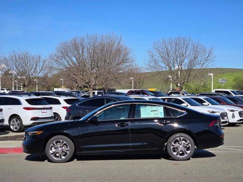 New 2026 Honda Accord EX-L image 7