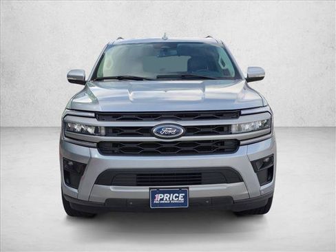 Used 2024 Ford Expedition XLT RWD image 2