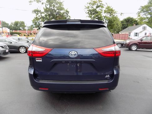 Used 2020 Toyota Sienna LE AWD/4WD image 5