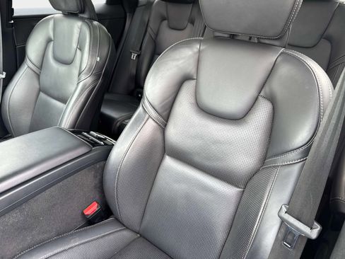 Used 2023 Volvo XC60 B5 Ultimate w/ Protection Package Premier FWD image 17