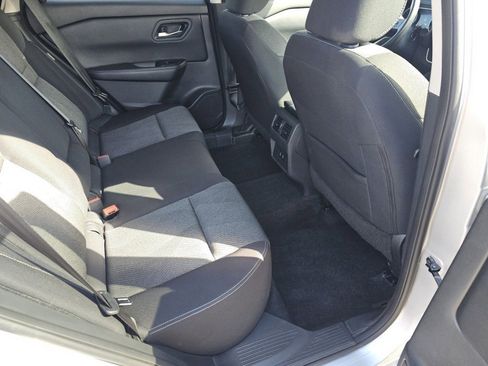 Used 2024 Nissan Rogue SV AWD/4WD image 5