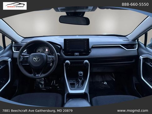 Used 2021 Toyota RAV4 LE image 27