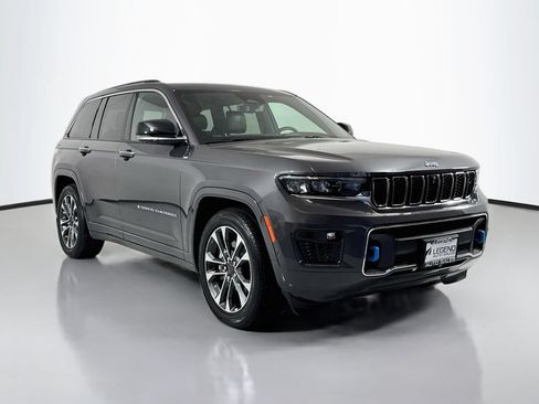 Used 2023 Jeep Grand Cherokee Overland w/ Advanced Protech Group III AWD/4WD image 4