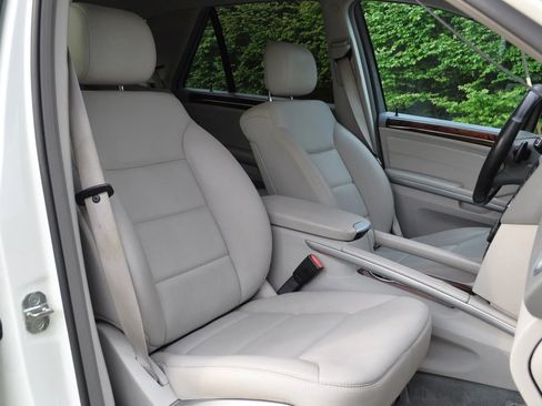 Used 2010 Mercedes-Benz ML 350 4MATIC image 12