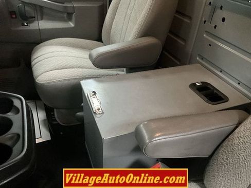 Used 2018 Chevrolet Express 2500 w/ Driver Convenience Package RWD image 15