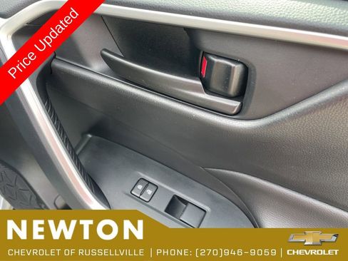 Used 2025 Toyota RAV4 LE FWD image 30