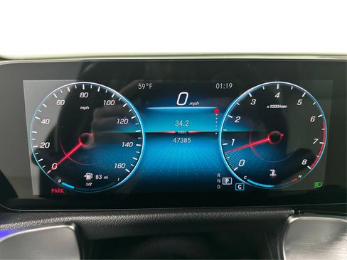 Used 2022 Mercedes-Benz GLB 250 4MATIC w/ Premium Package Lite image 17