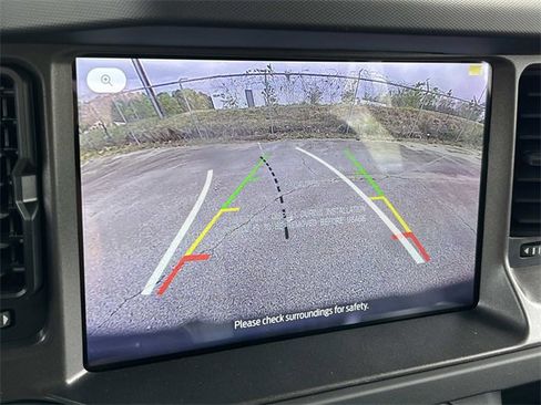 New 2025 Ford Bronco 4-Door image 9