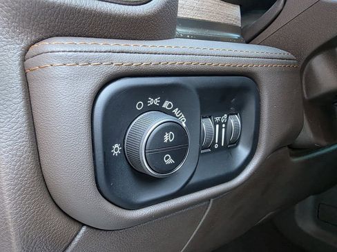 Used 2025 RAM 3500 Longhorn image 21