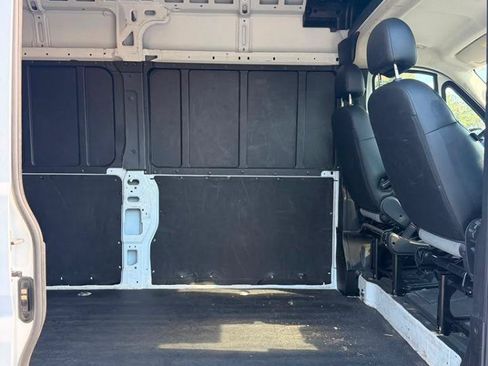 Used 2025 RAM ProMaster 2500 w/ Convenience Group FWD image 13