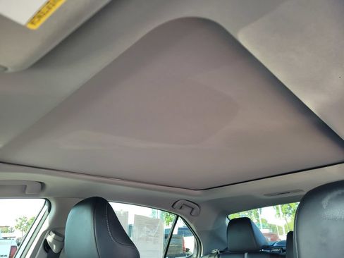 Used 2022 Toyota Camry XSE FWD image 11