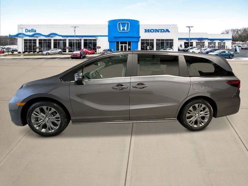 New 2026 Honda Odyssey Touring image 6