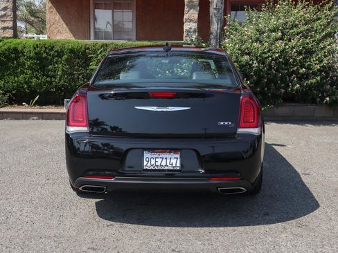 Used 2020 Chrysler 300 S image 6