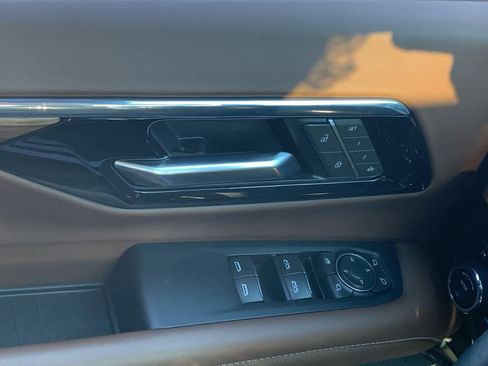 Used 2025 Chevrolet Tahoe High Country image 23