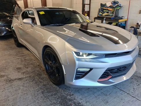 Used 2018 Chevrolet Camaro SS RWD image 2