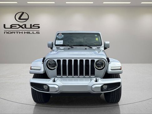 Used 2022 Jeep Gladiator Overland image 2