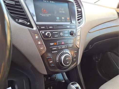 Used 2018 Hyundai Santa Fe Limited FWD image 8
