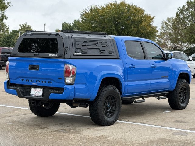 Used 2021 Toyota Tacoma TRD Sport w/ TRD Premium Sport Package AWD/4WD image 4