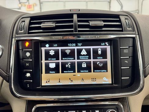 Used 2018 Lincoln Continental Select FWD image 37